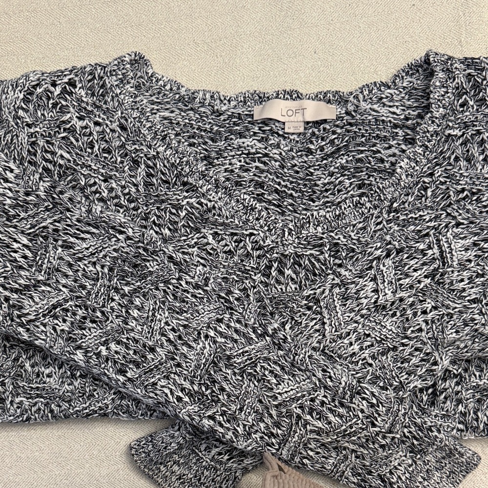 LOFT Women's Black and White Knit Sweater